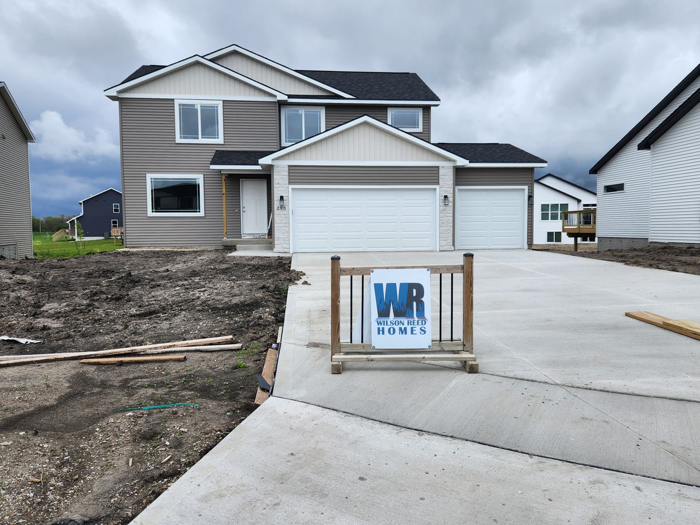 Waukee House: 295 NW Morgan Ct