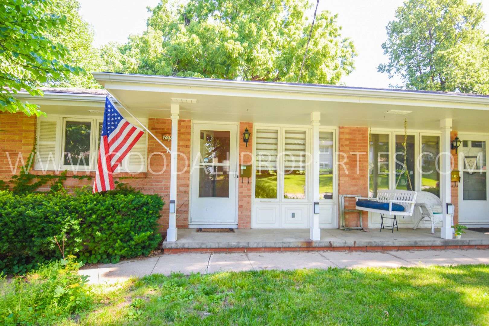 Windsor Heights House: 7035 Forest Ct