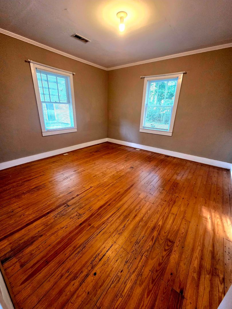 105 A Church Ave. NE 6 of 7