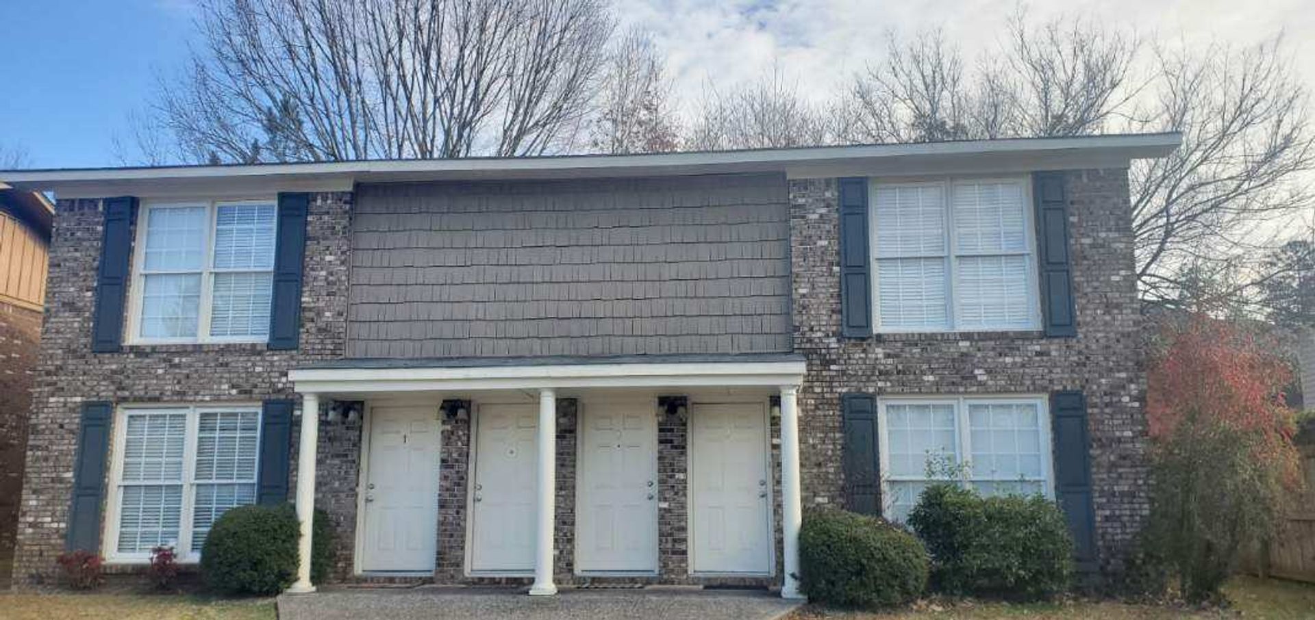 Rainbow City Apartment: 200 Doc Prince Dr