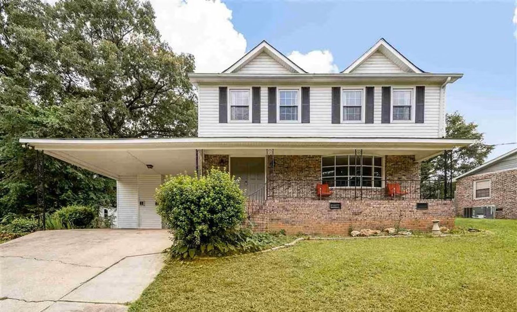Anniston House: 130 Maxanna Drive