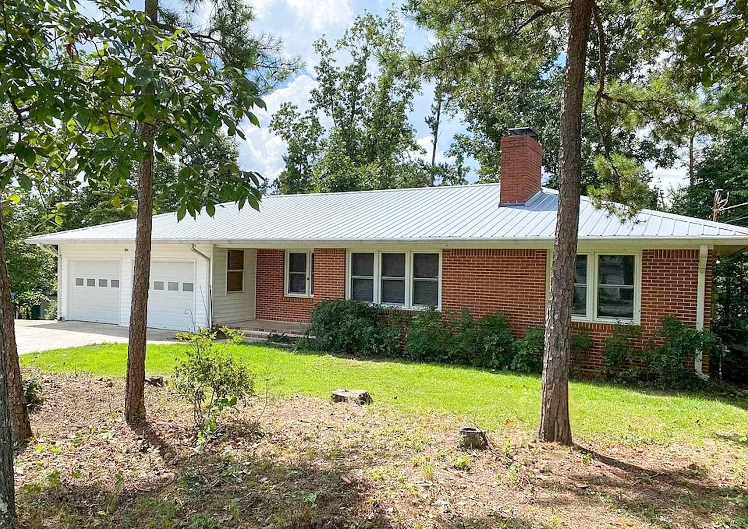 3 Bed 2 Bath in Jville!