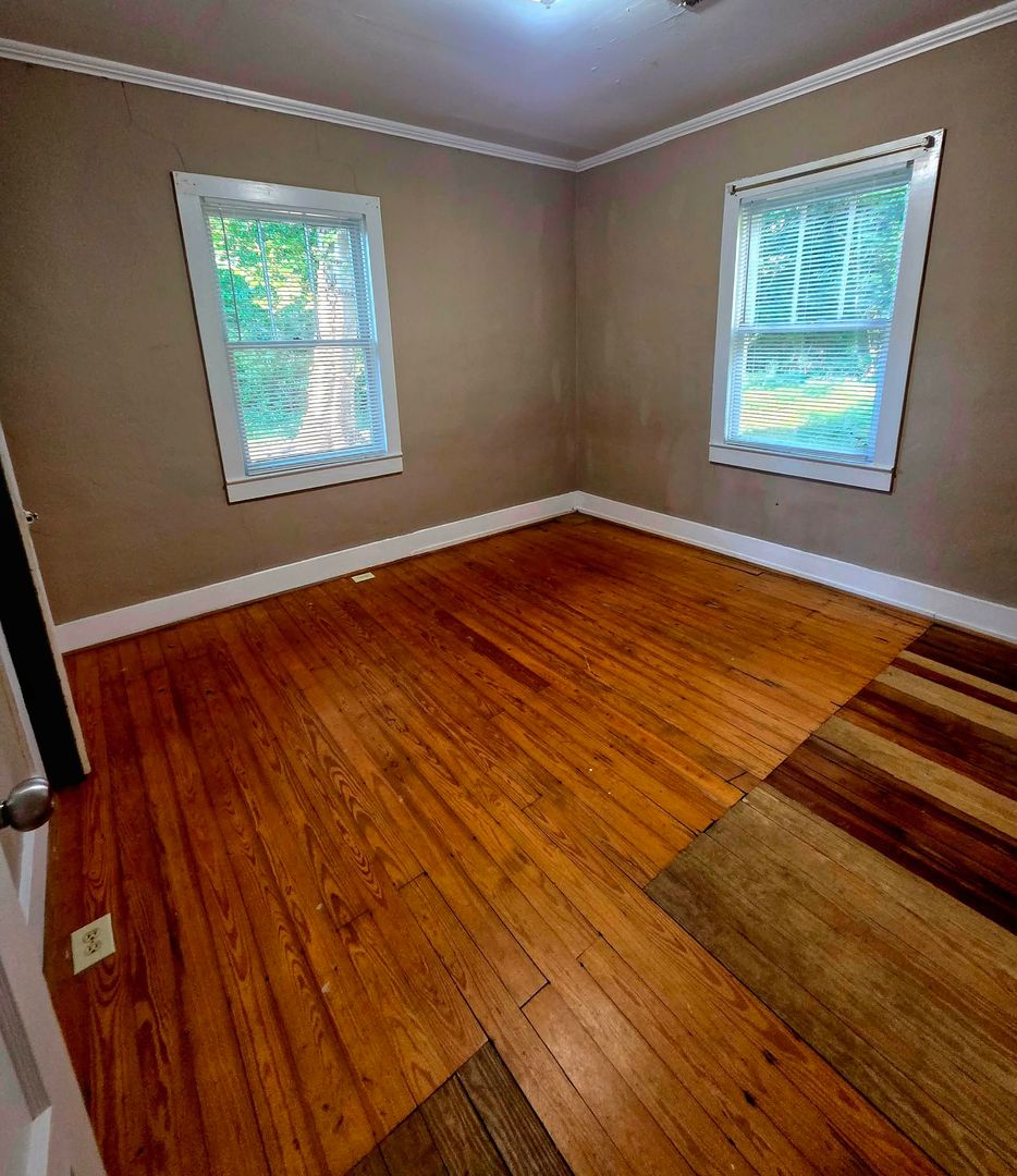105 A Church Ave. NE 7 of 7