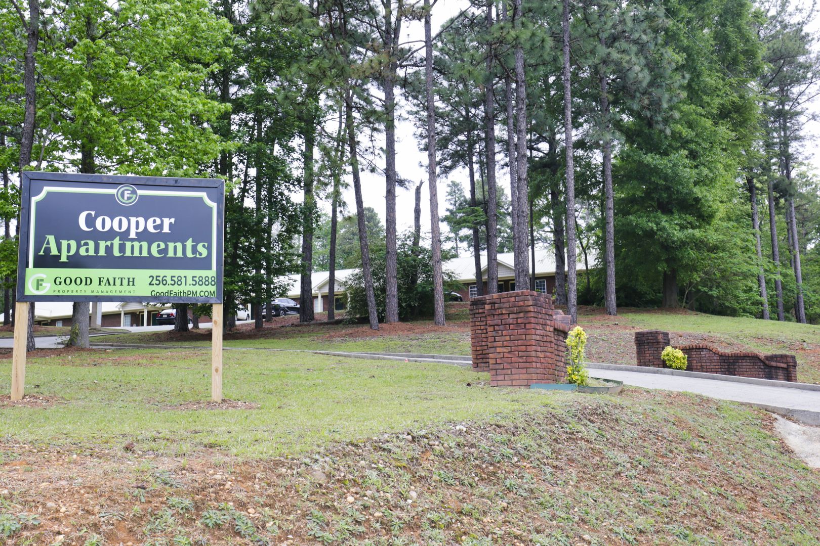 Anniston Apartment: 105 Cooper Cir