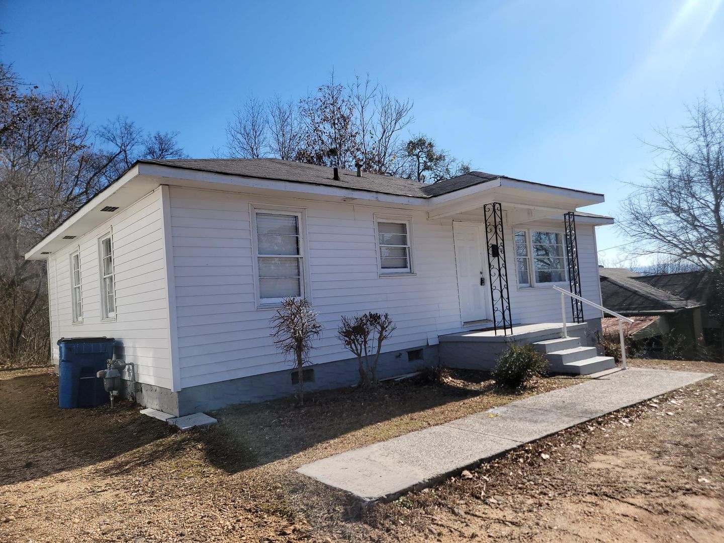 Anniston House: 2529 Mckleroy Ave