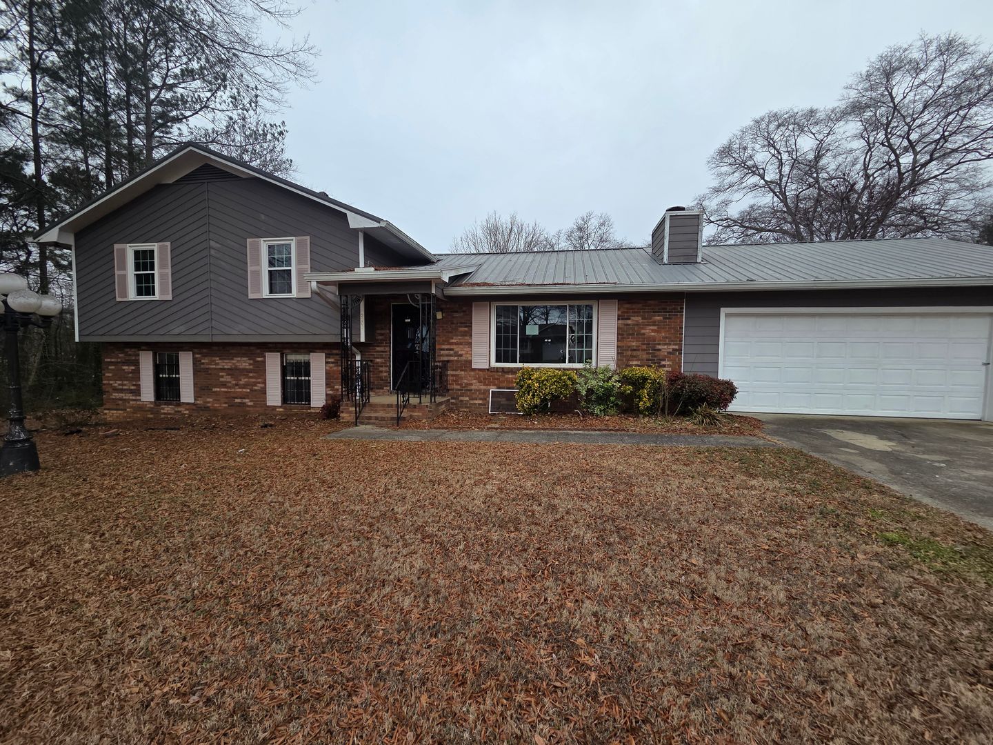Anniston House: 2202 Southland Drive