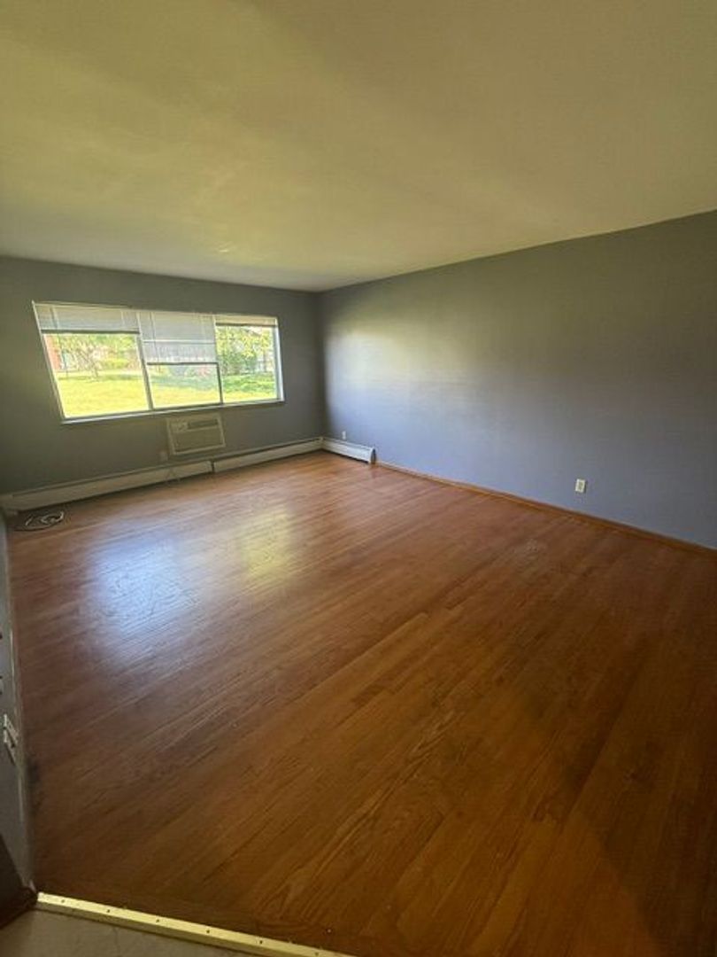Kenosha Apartment: 5414 58th Ave