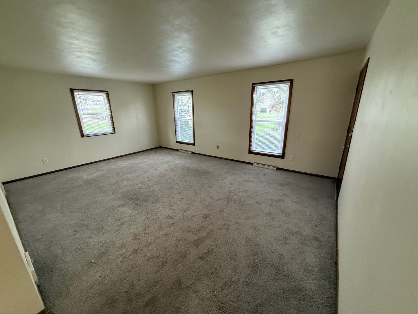 Bristol Apartment: 8501 198th Ave