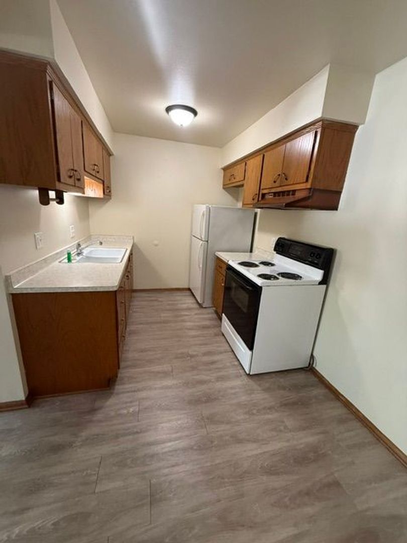 Kenosha Apartment: 5414 58th Ave