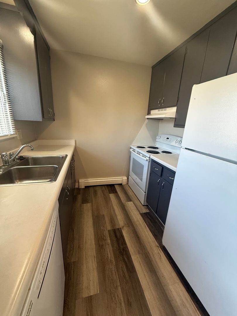 Kenosha Apartment: 1735 15th Ave