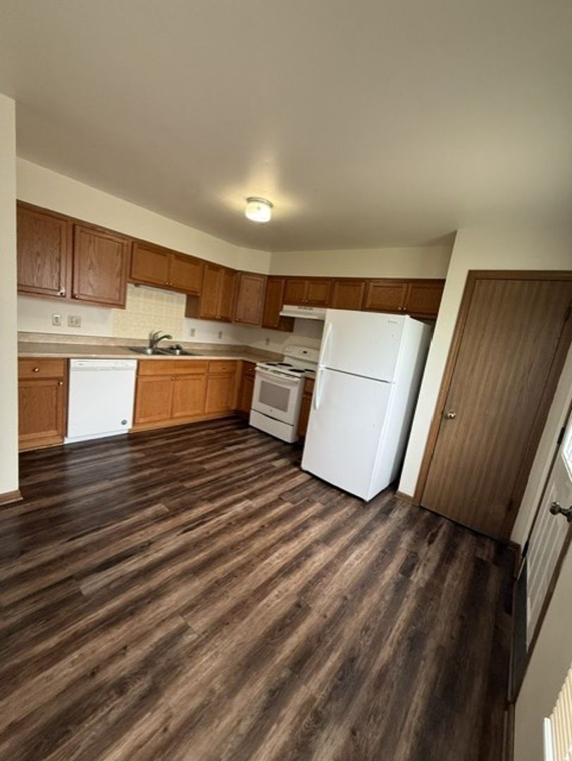 Kenosha Apartment: 5605 - 5615 73rd St