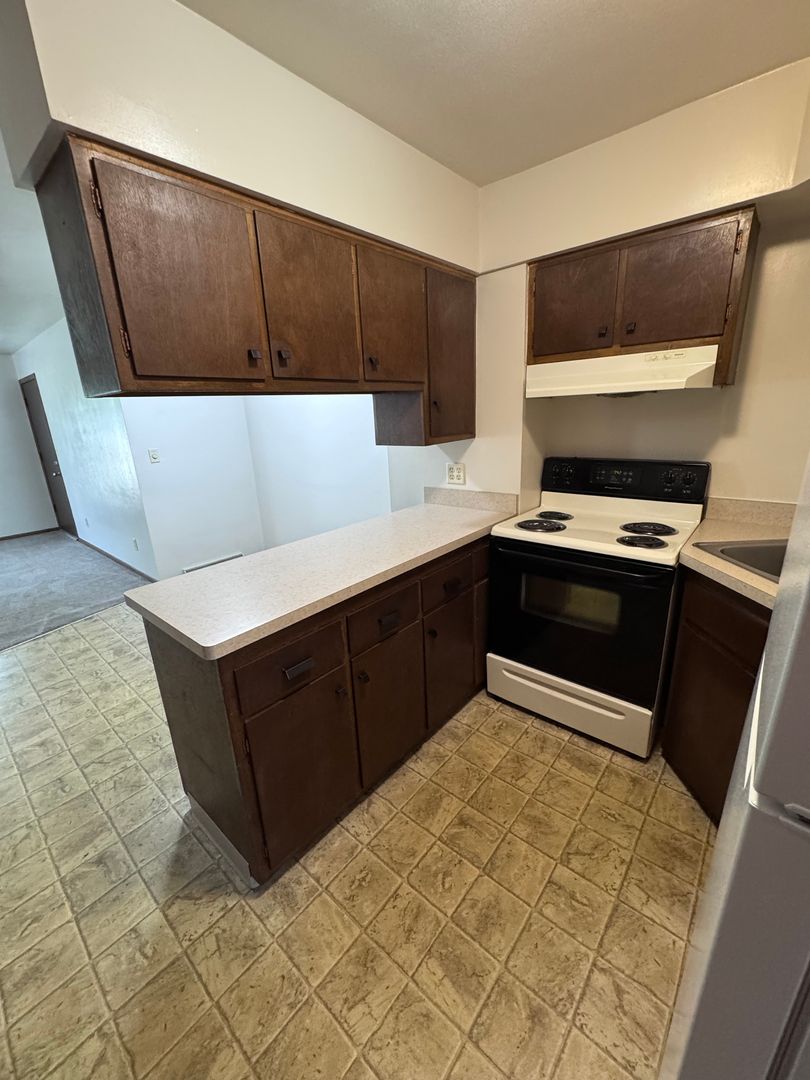 Bristol Apartment: 8483 198th Ave
