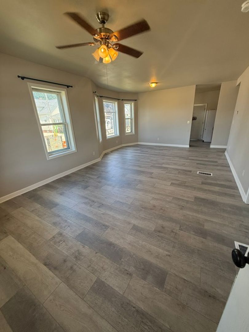 Kenosha Apartment: 2424 50th St