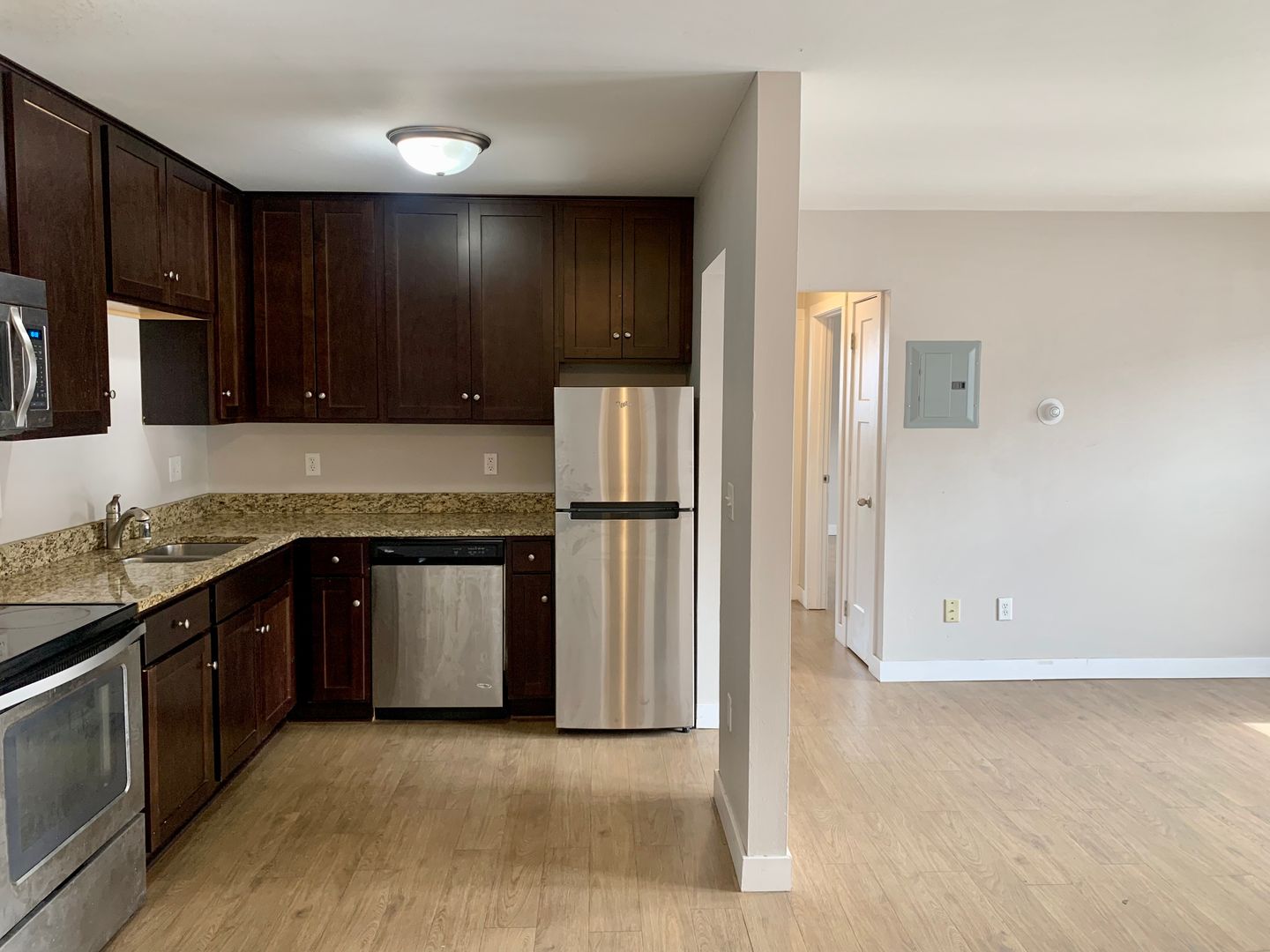 Milwaukee Apartment: 2019 N Farwell Ave