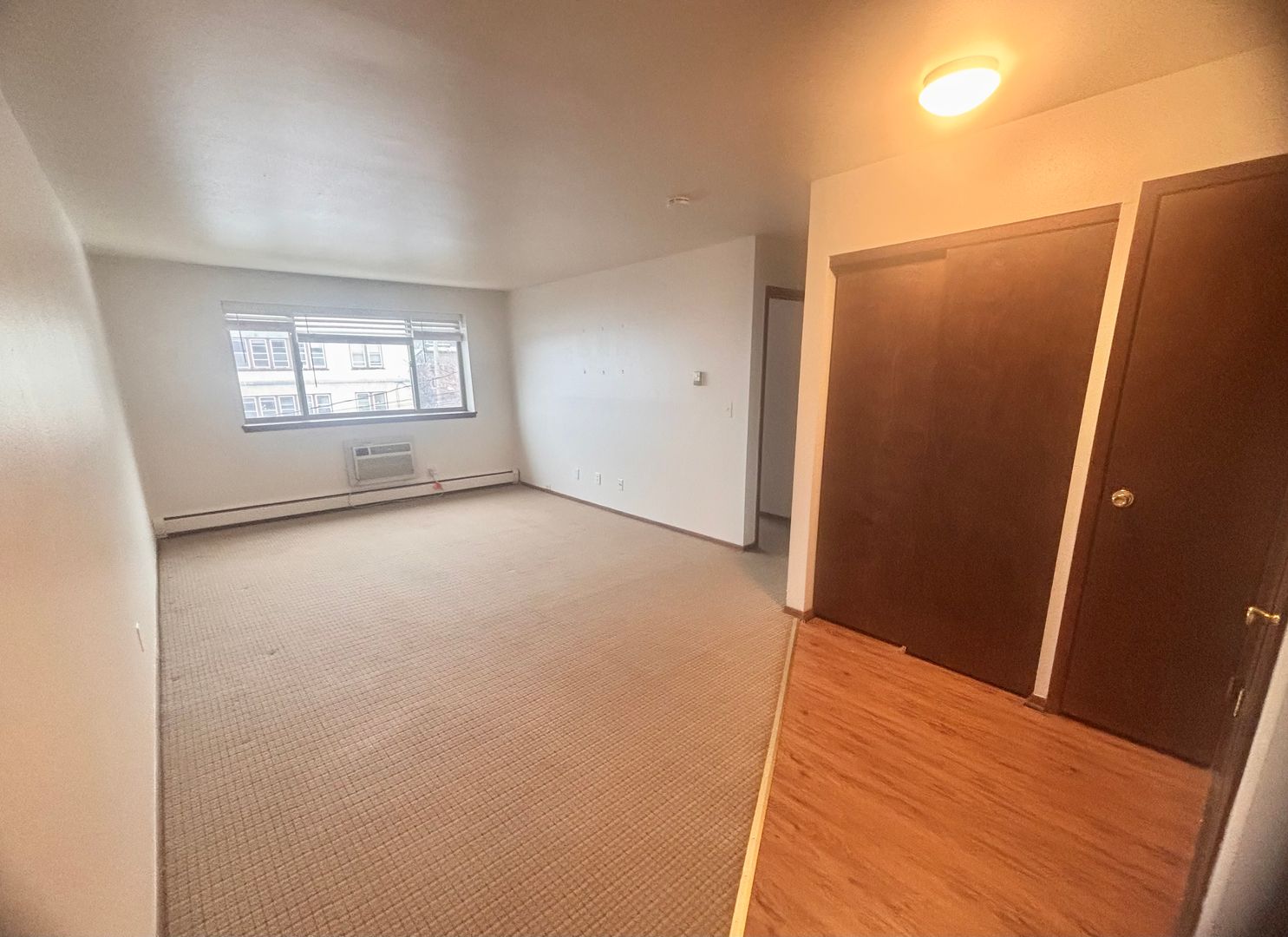Milwaukee Apartment: 2630 N Murray Ave