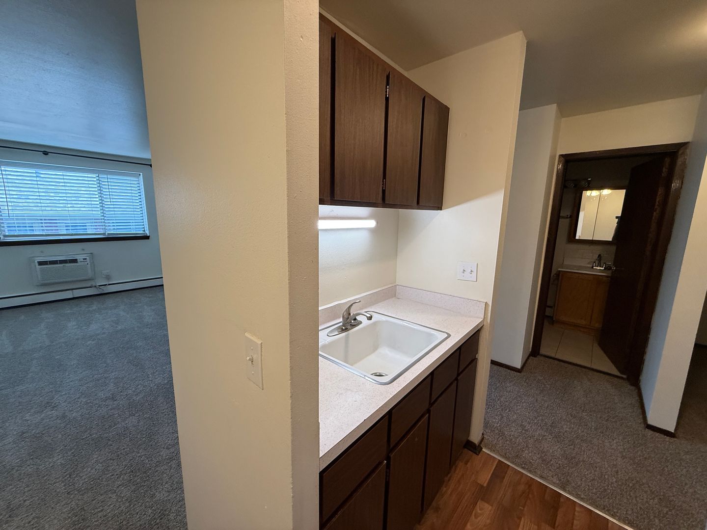 Milwaukee Apartment: 2630 N Murray Ave