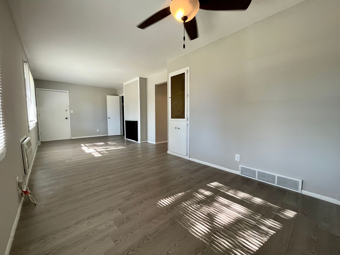 Burlington Apartment: 401-433 Donald Drive