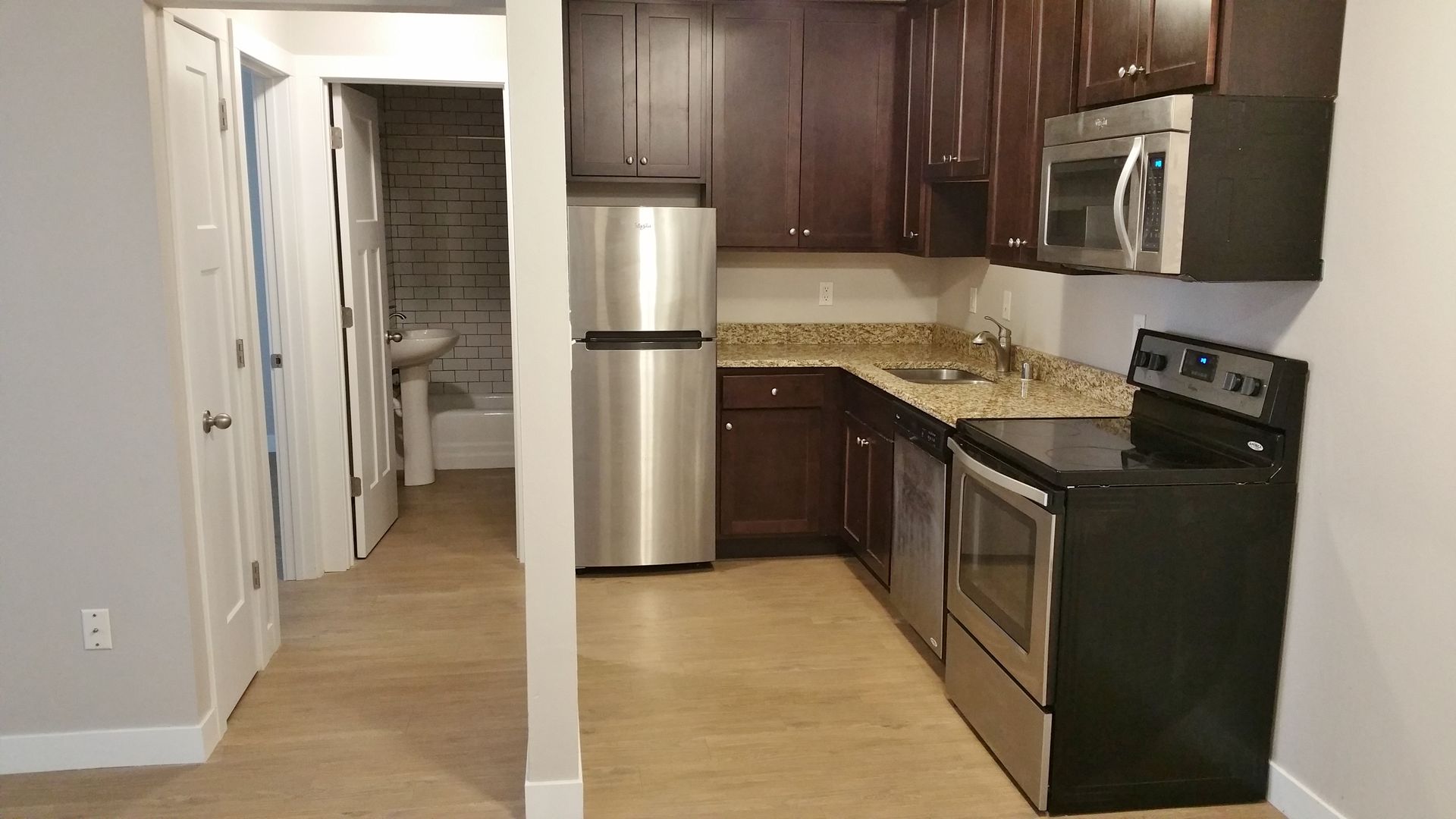 Milwaukee Apartment: 2019 N Farwell Ave
