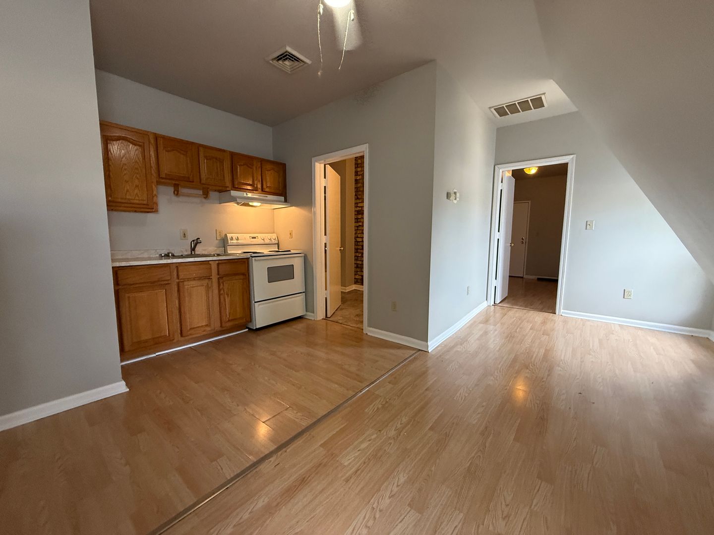 Milwaukee Apartment: 1718-34 E Lafayette Pl