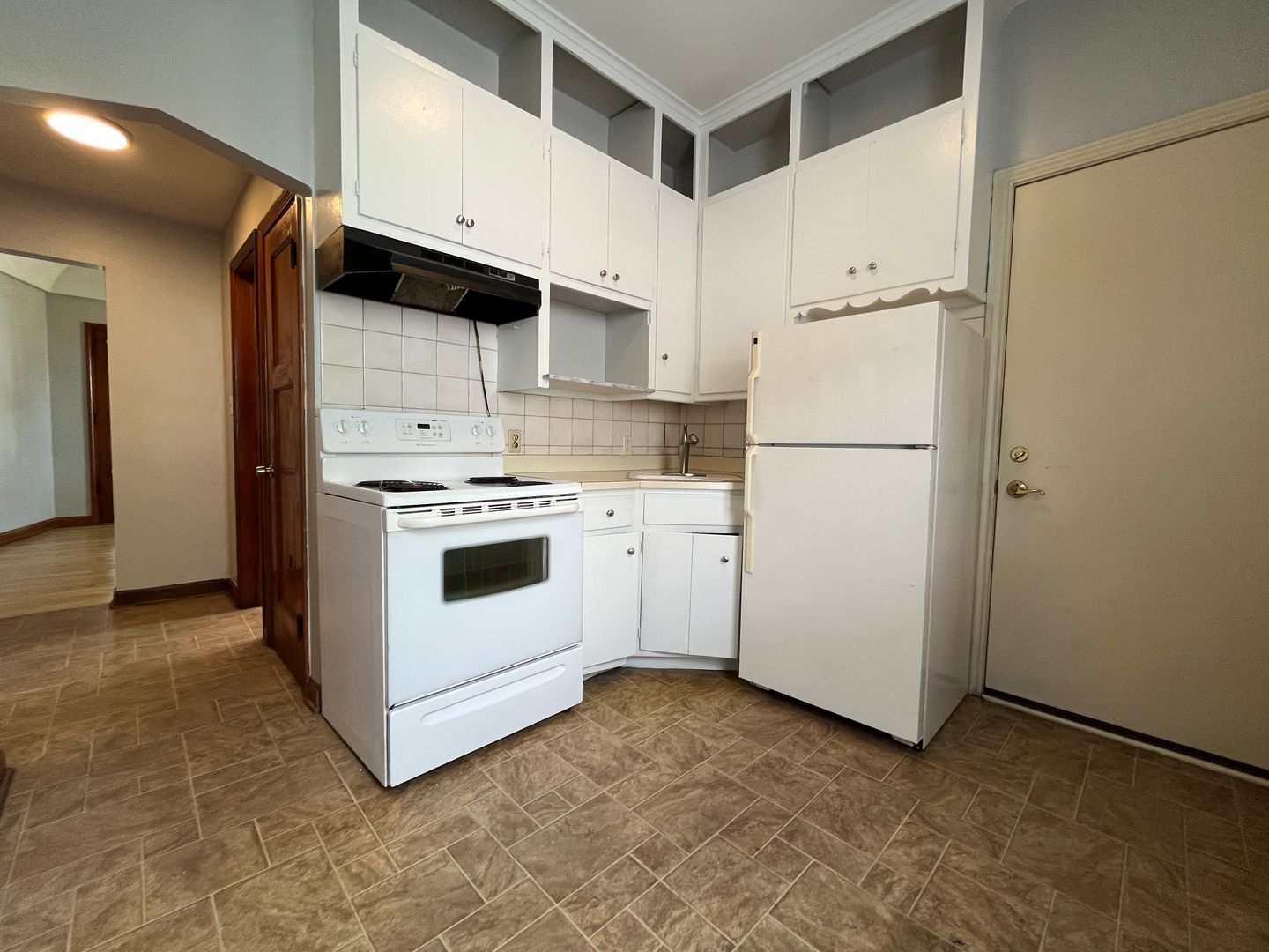 Cudahy Apartment: 4575 S Packard Ave