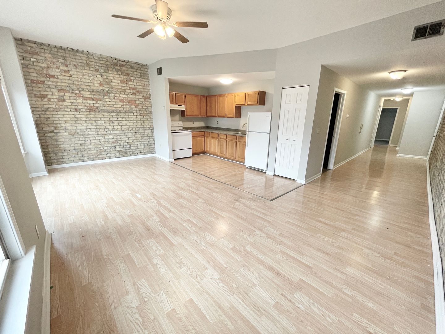 Milwaukee Apartment: 1718-34 E Lafayette Pl