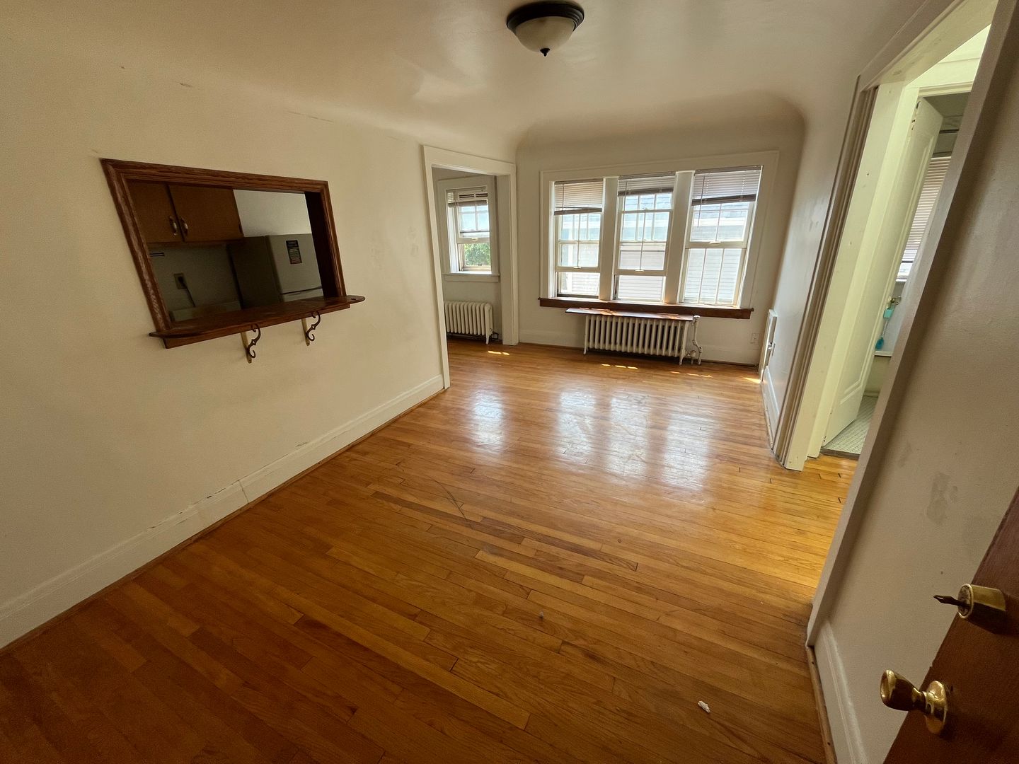 Milwaukee Apartment: 1345 N Astor St