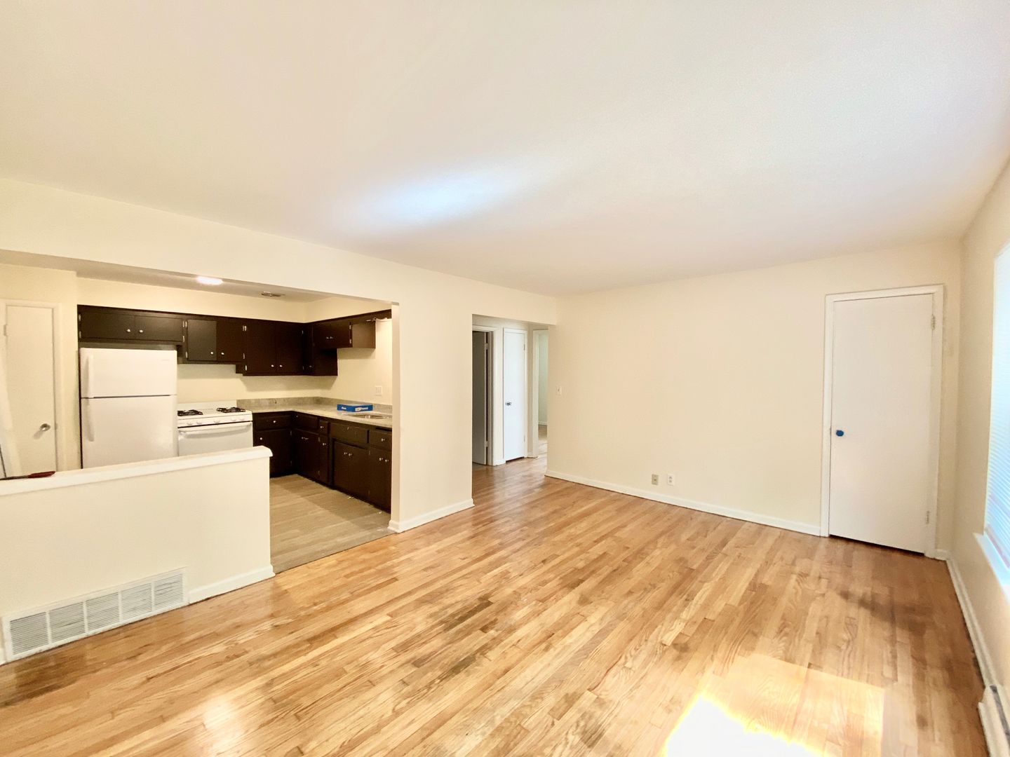 Milwaukee Apartment: 3051 W Fardale Ave