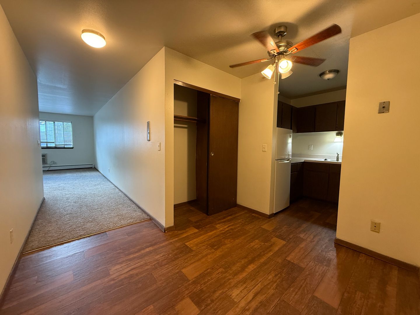 Milwaukee Apartment: 2630 N Murray Ave
