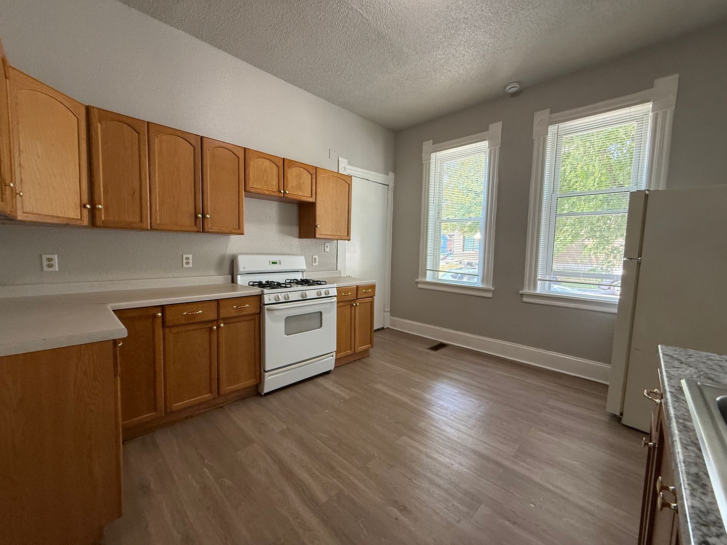 Milwaukee Apartment: 2500 N Fratney St