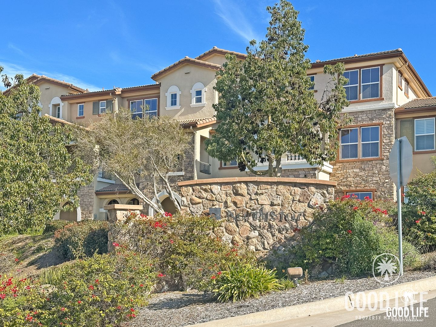 Santee Townhome: 1801 Montilla St