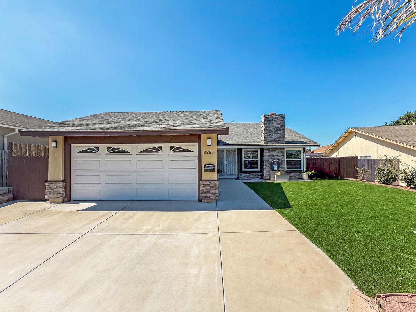 San Diego House: 8287 Torero Pl