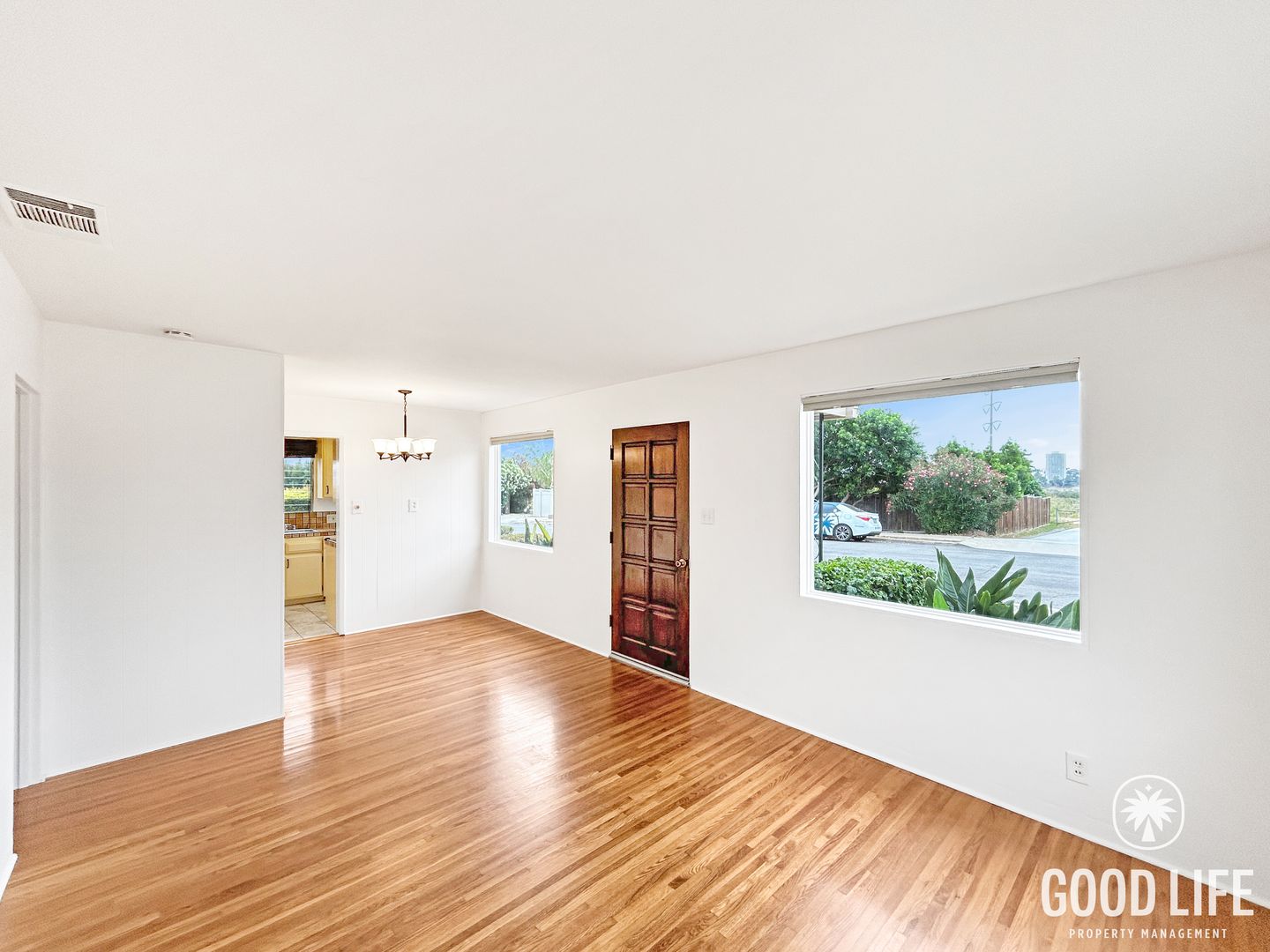 San Diego House: 6257 Osler St