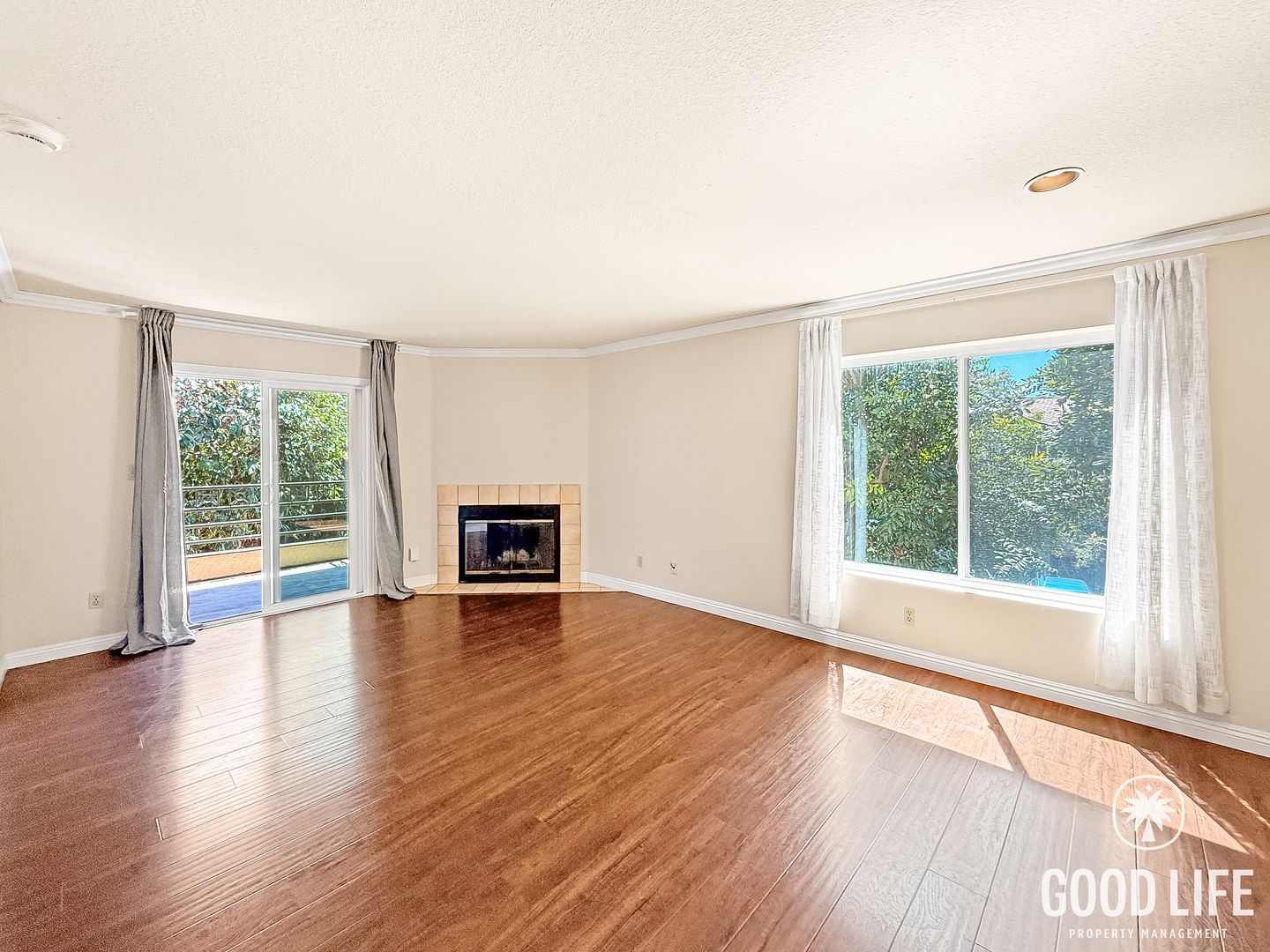 San Diego House: 7565 Charmant Dr Unit 302