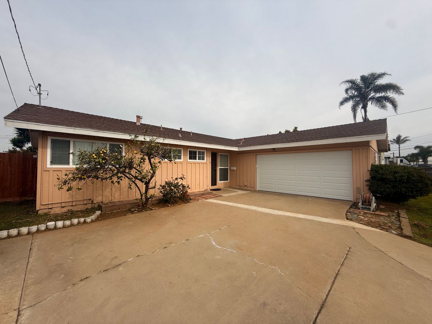 Imperial Beach House: 324 Donax Ave