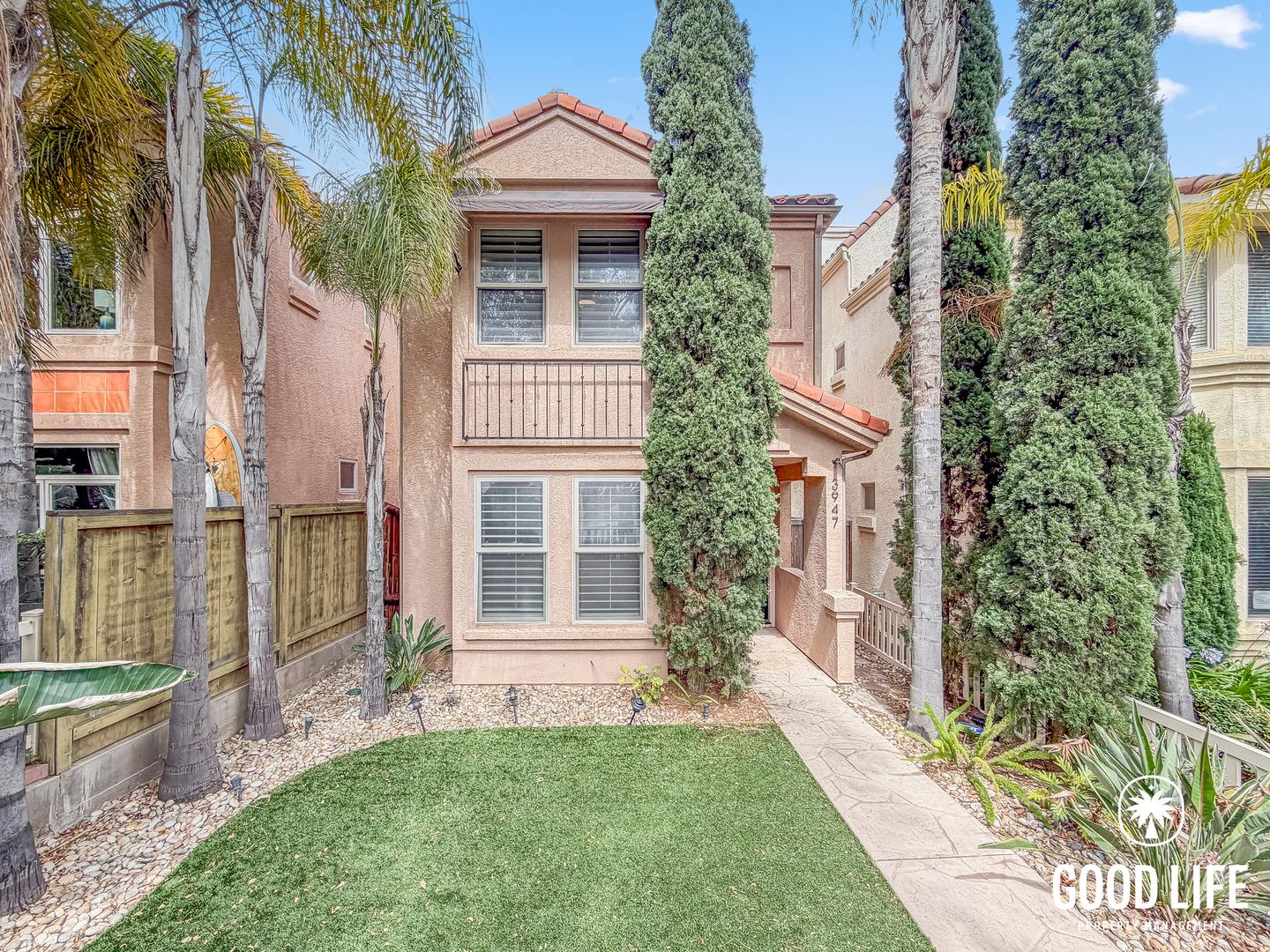San Diego House: 3947 Sequoia St