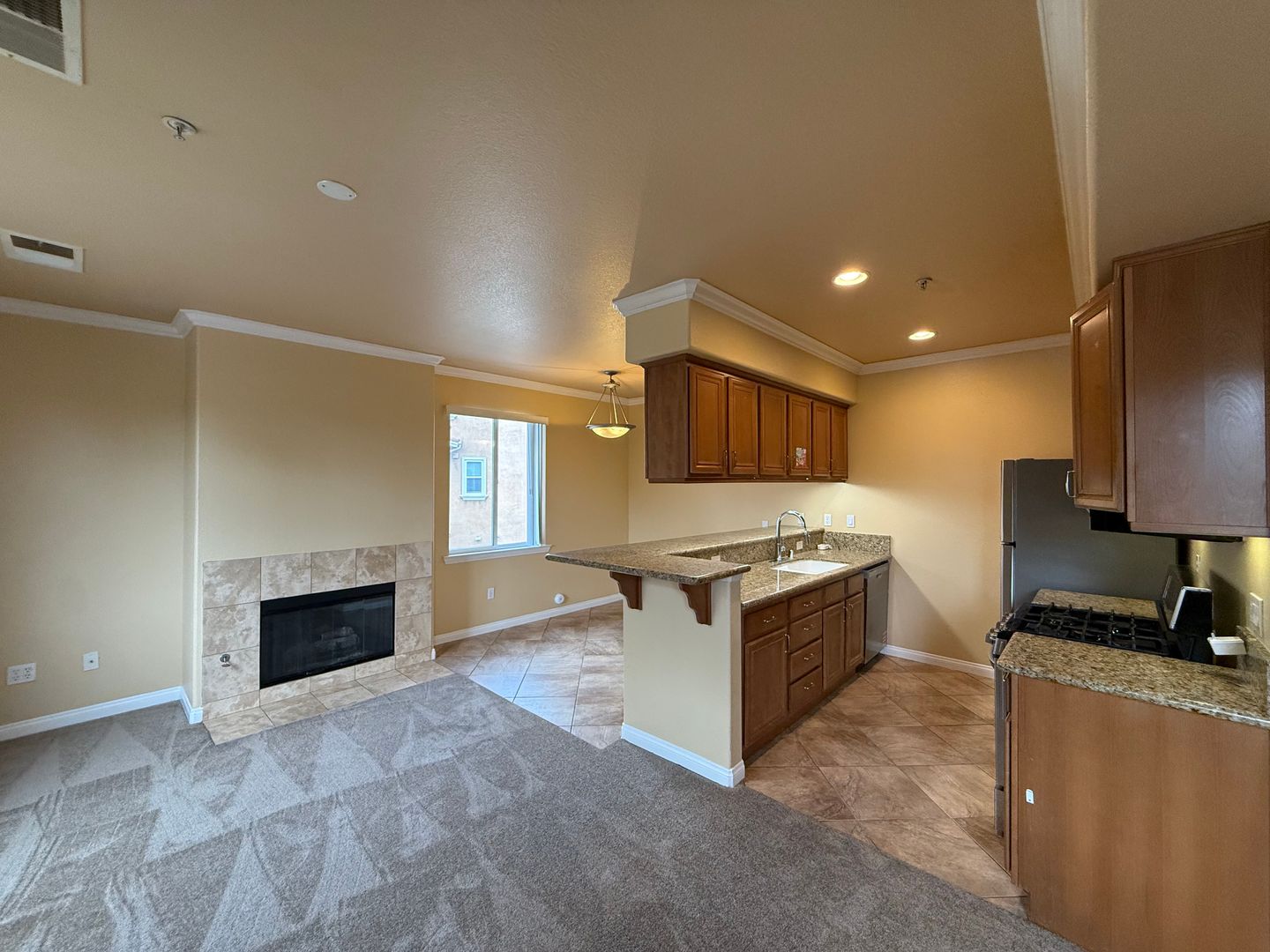 San Diego Townhome: 13069 Evening Creek Unit  59