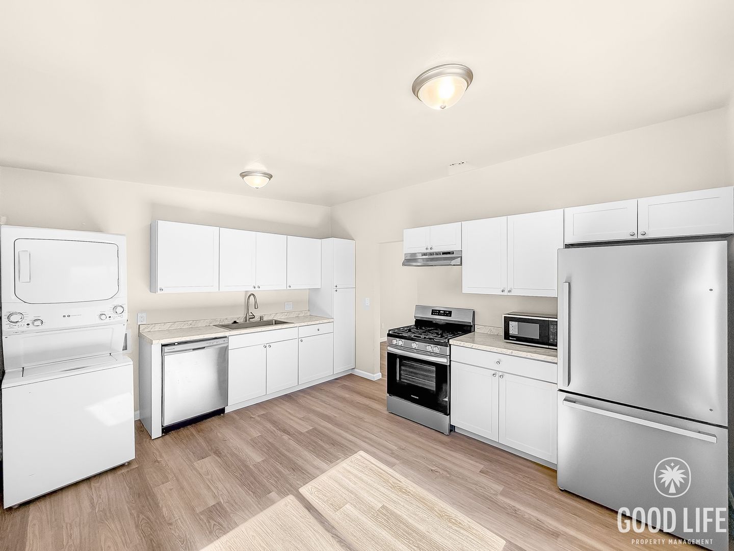 Oceanside Apartment: 1128-30 S Myers St