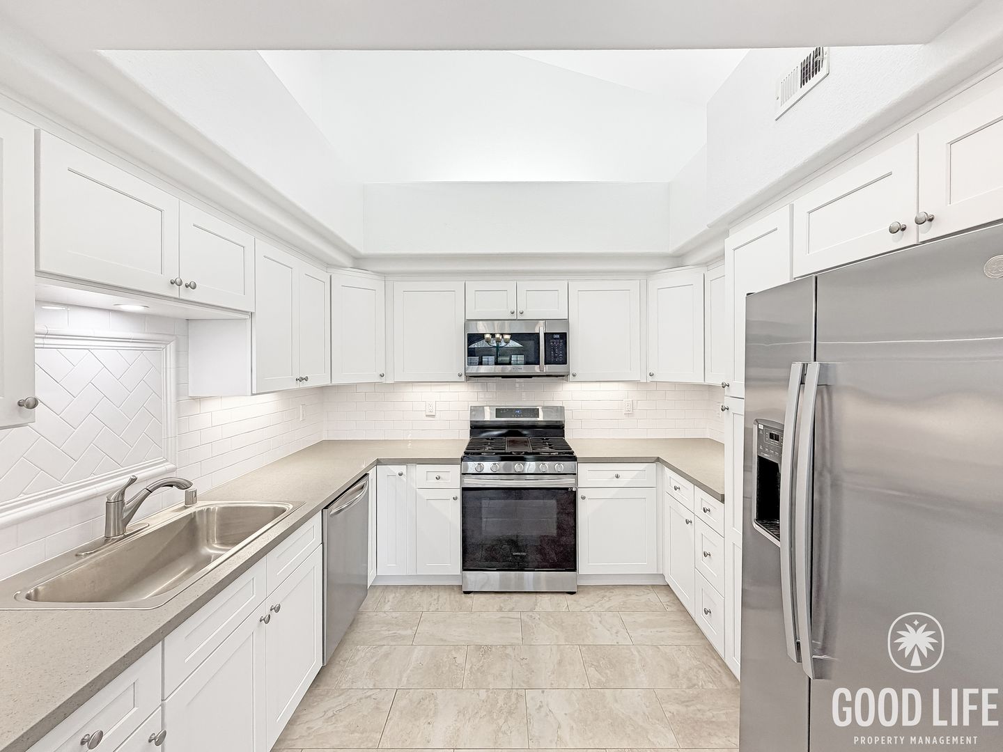 La Jolla Condo: 8633 Via Mallorca Unit B