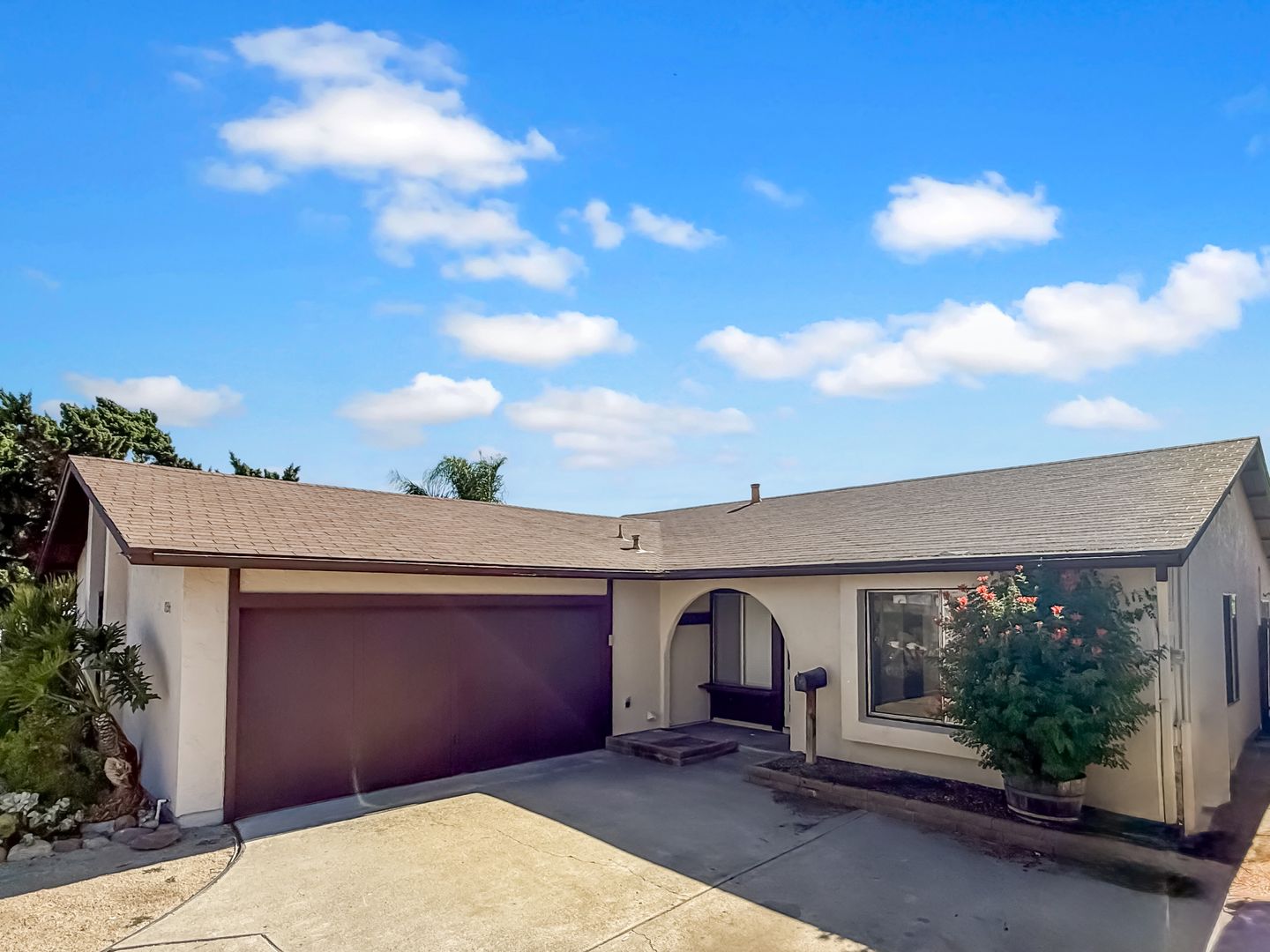 Poway House: 13536 Acton Ave