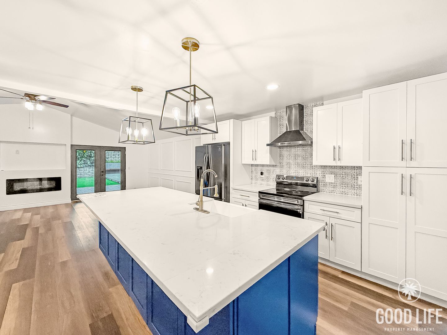 San Diego House: 2758 Dusk Dr