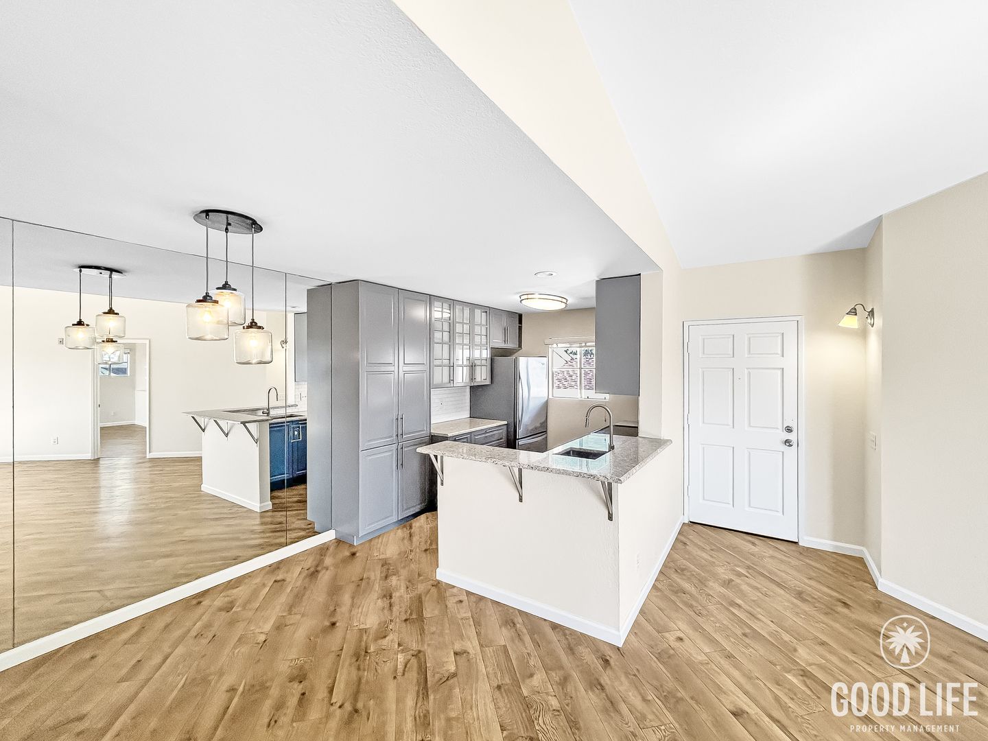 San Diego Condo: 7183 Camino Degrazia