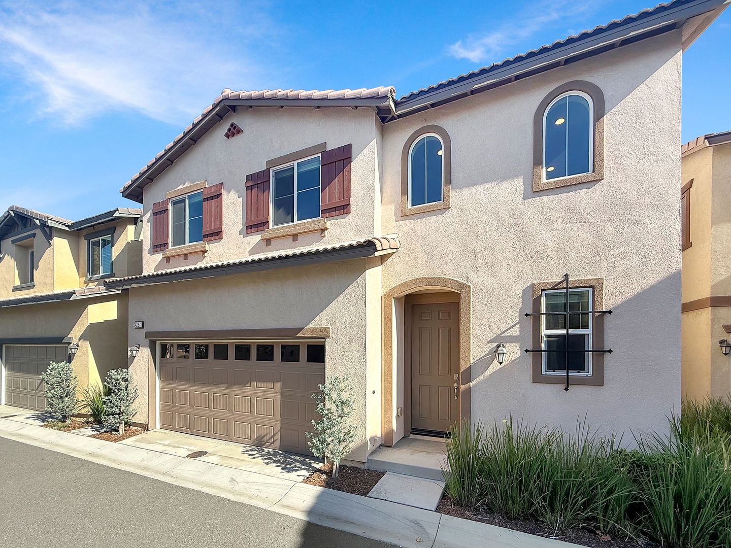 Murietta House: 24287 White Willow Ave