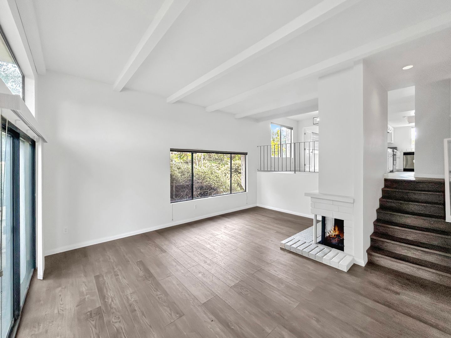 La Jolla Townhome: 3740 La Jolla Village Dr