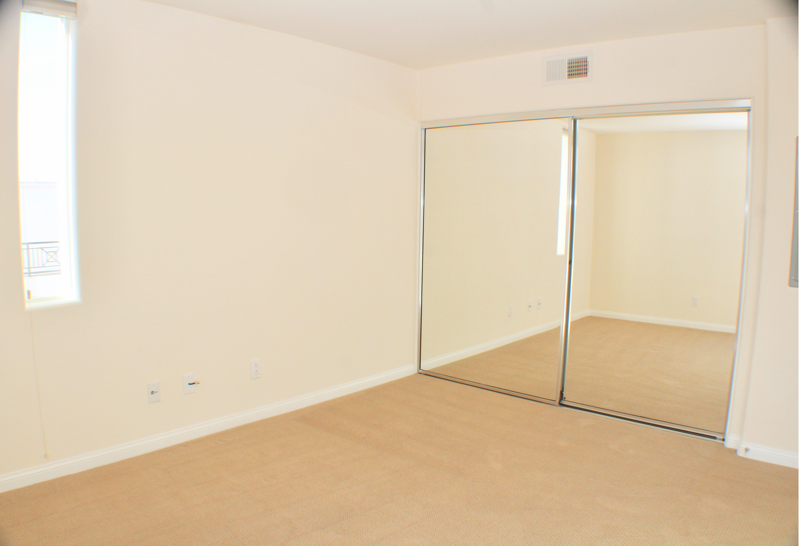 San Diego Condo: 924 Hornblend St Unit 310