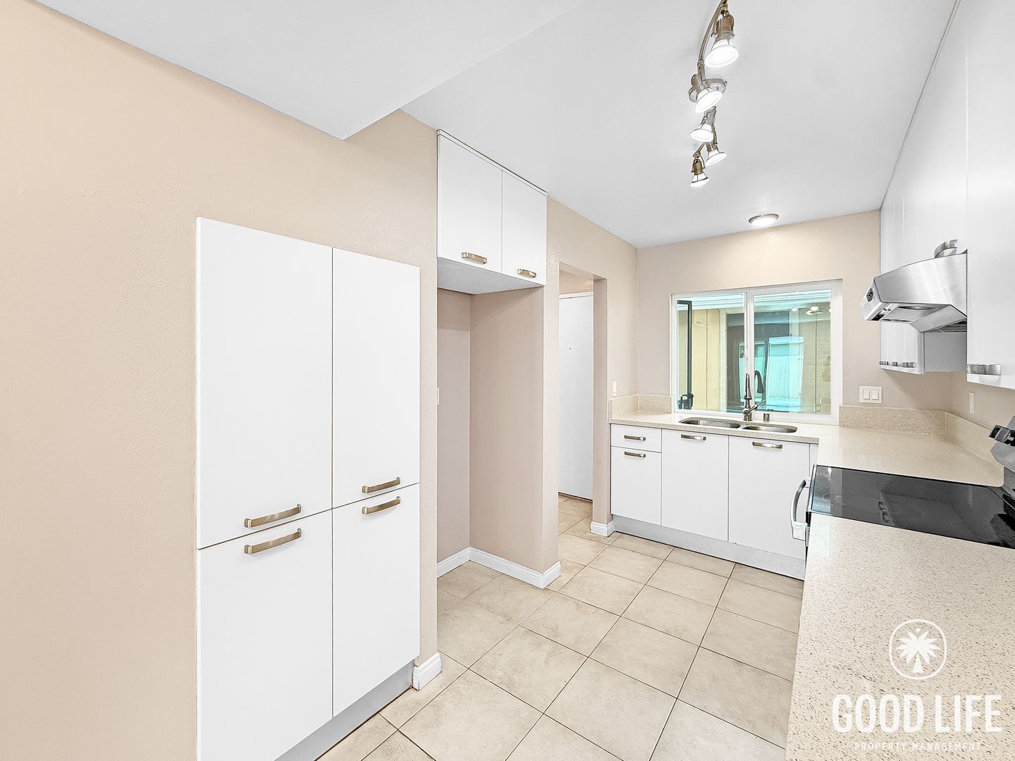 Encinitas House: 266 Aspenwood Ln