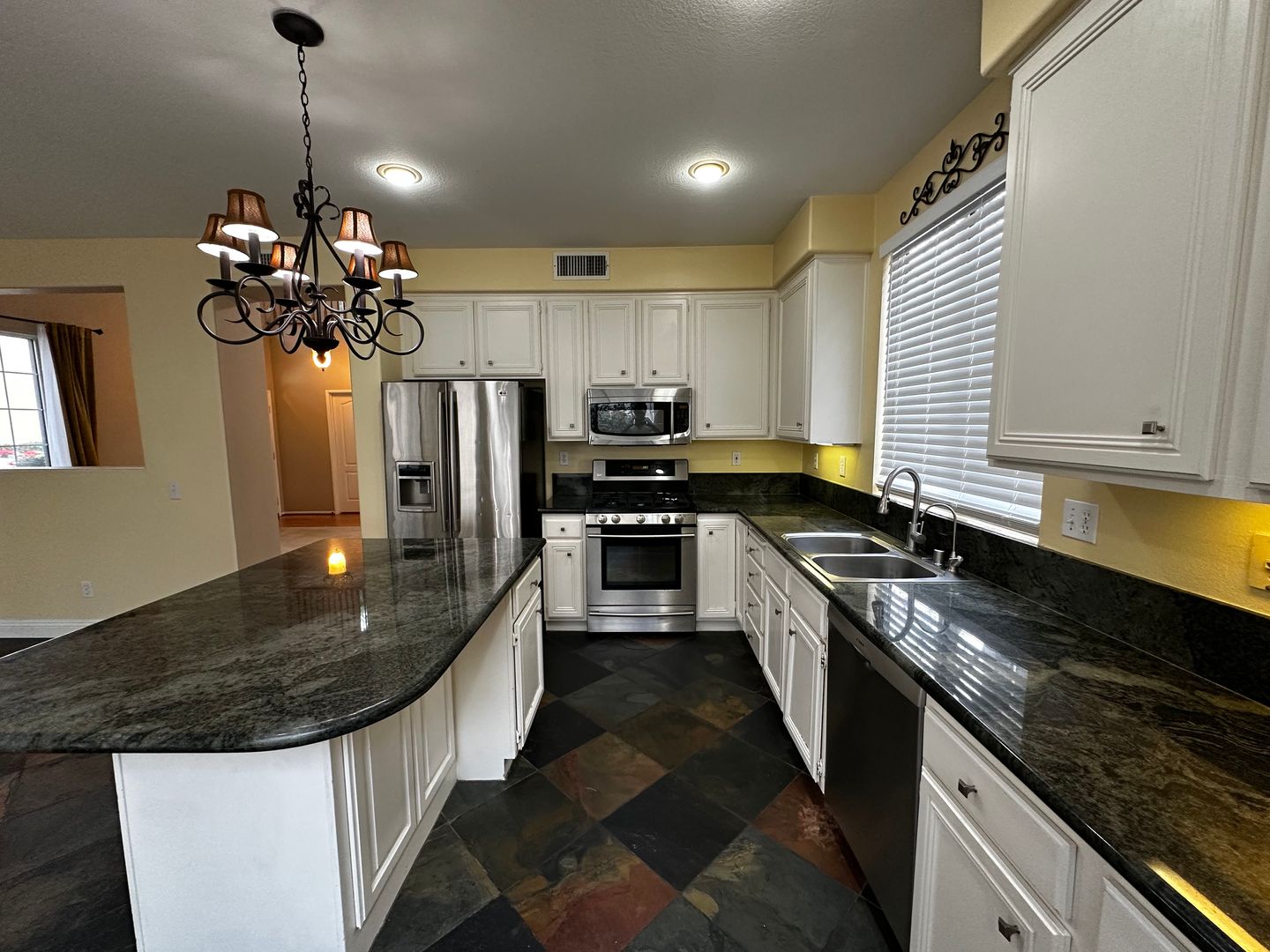 Mission Viejo House: 82 Melrose Drive