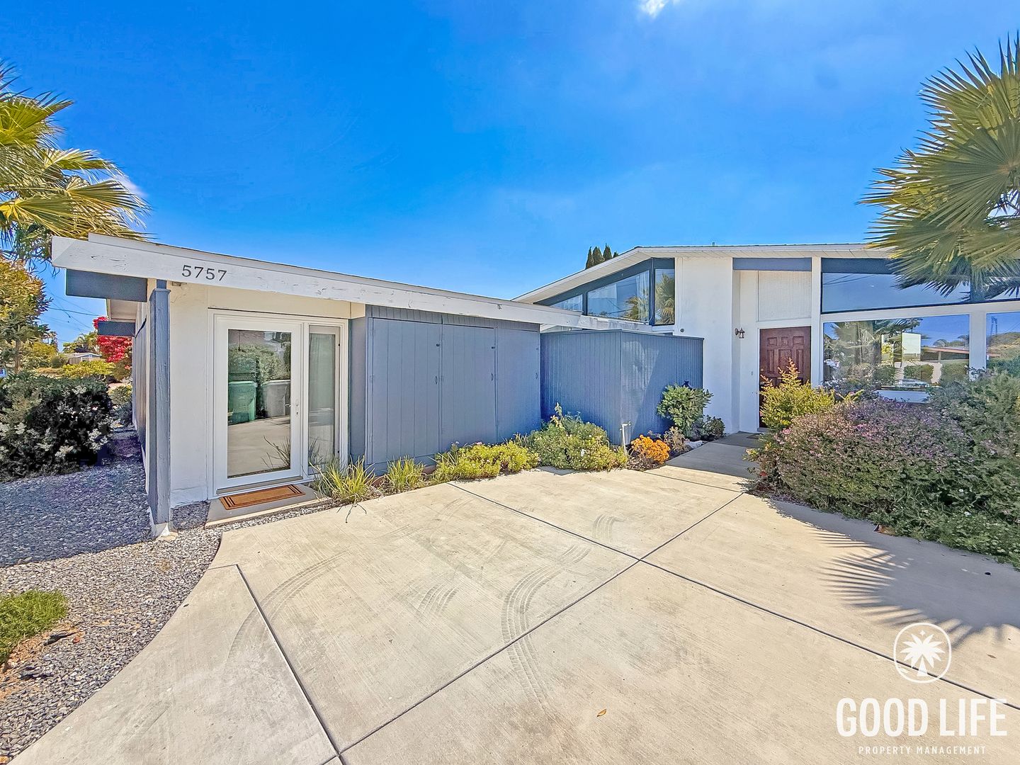 San Diego House: 5757 Lord Cecil St