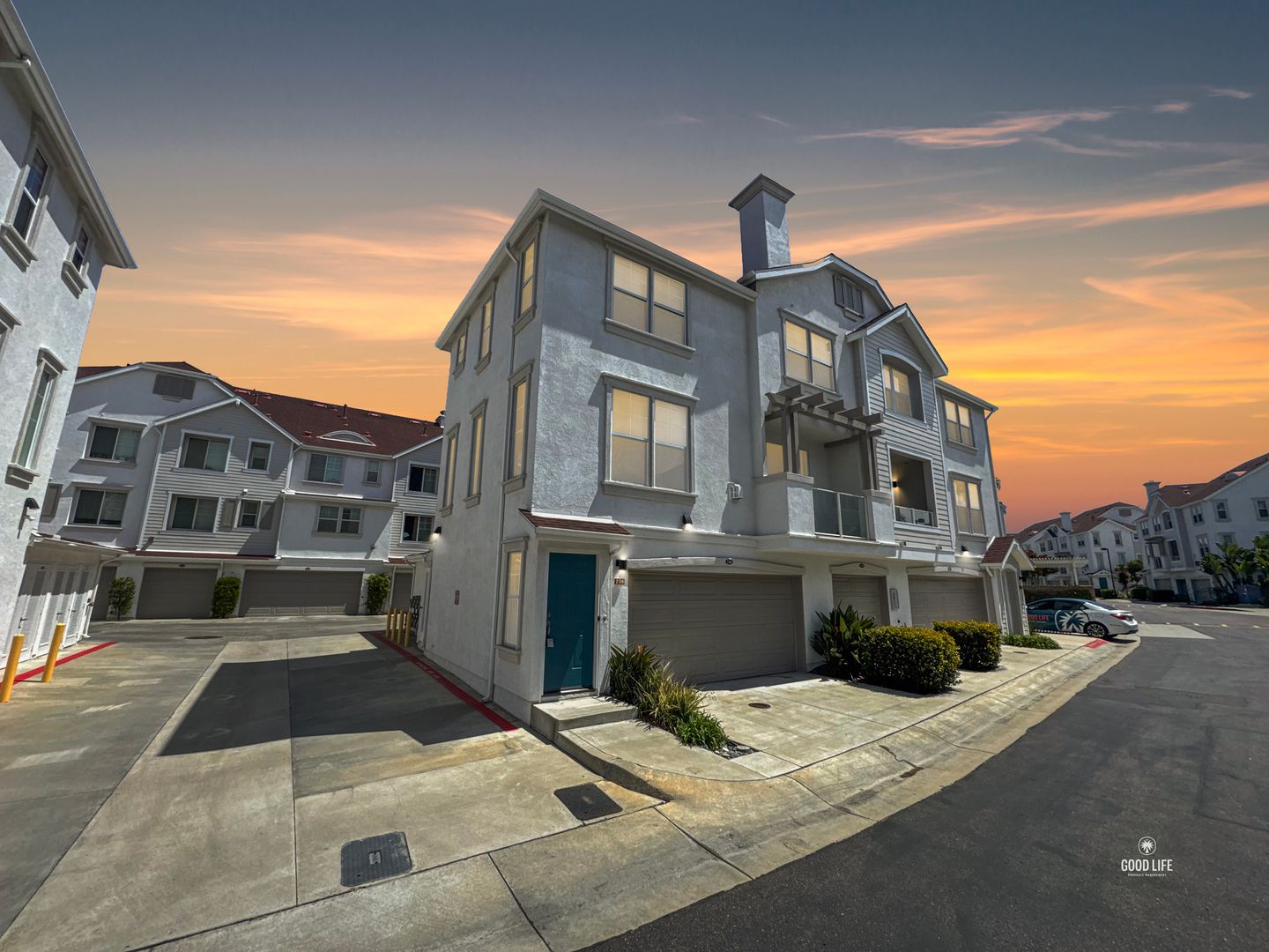 Oceanside Townhome: 810 Harbor Cliff Way #236
