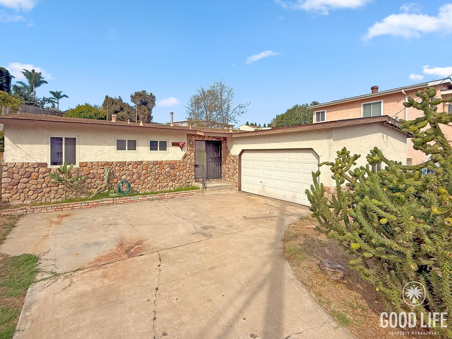 San Diego House: 2466 Calle Tres Lomas