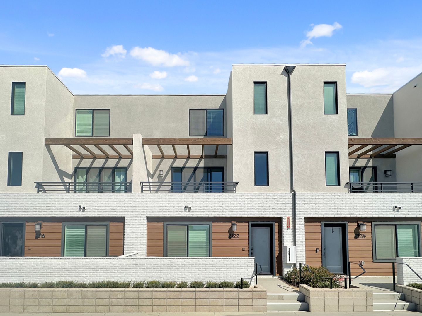 San Diego Townhome: 2122 Reed Dr